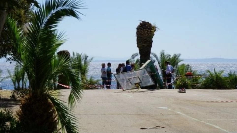 Τραγωδία με την μπασκέτα στη Χίο: Να αποδοθούν ευθύνες εκεί που πρέπει, λέει ο πατέρας του 19χρονου